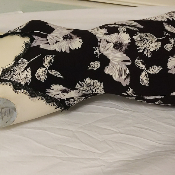 Astr the Label floral jumpsuit - Picture 6 of 12